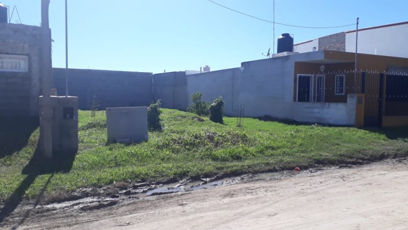 LOTE EN VENTA EN VILLA ESQUIU, BARRIO SILOE