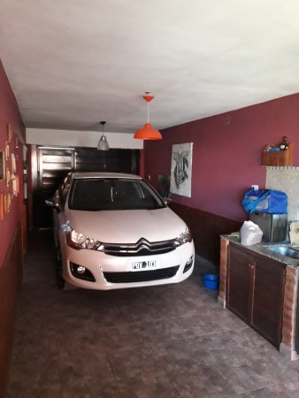 VENDO CASA EN BARRIO CON SEGURIDAD EN VILLA ESQUIU. EXCELENTE OPORTUNIDAD!!!