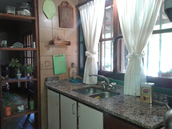 VENDO IMPERDIBLE CASA CON PILETA EN B° SAN LORENZO