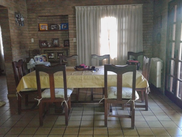 VENDO IMPERDIBLE CASA CON PILETA EN B° SAN LORENZO