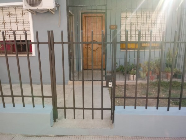 CASA EN VENTA 2 DORM, EXCELENTE UBICACIÓN