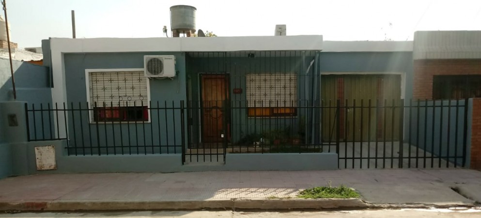 CASA EN VENTA 2 DORM, EXCELENTE UBICACIÓN