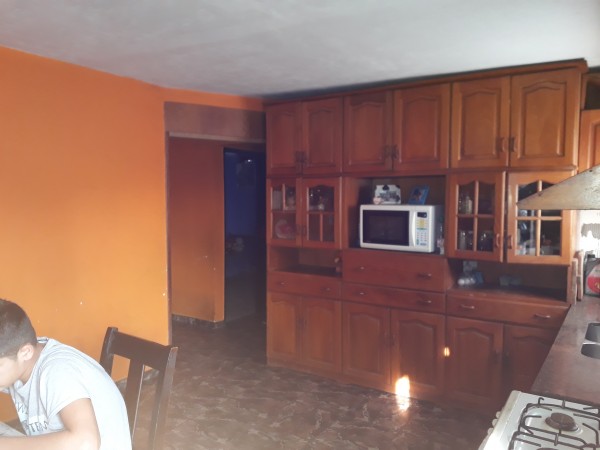 VENDO CASA + SALÓN + DPTO EN BARRIO SANTA CLARA DE ASIS