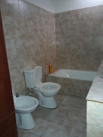 VENDO CASA + SALÓN + DPTO EN BARRIO SANTA CLARA DE ASIS