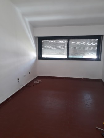 ALQUILO CASA EN BARRIO ROSEDAL , 3 DORM!!!!