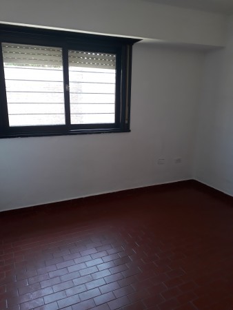 ALQUILO CASA EN BARRIO ROSEDAL , 3 DORM!!!!