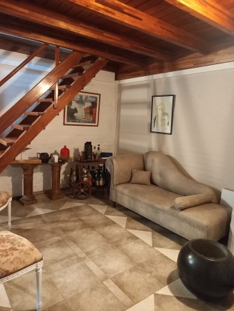 HERMOSA CASA EN VENTA 3DORM. BARRIO SANTA CLARA DE ASIS