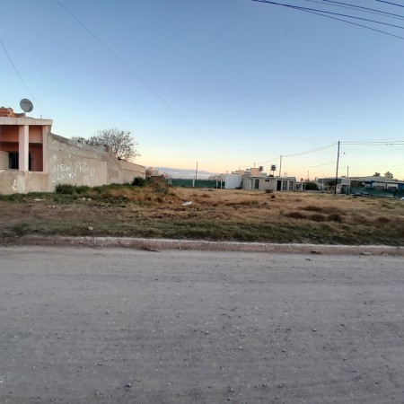 LOTE de 600m2 EN VENTA EN VILLA LOS LLANOS!!!!!!!