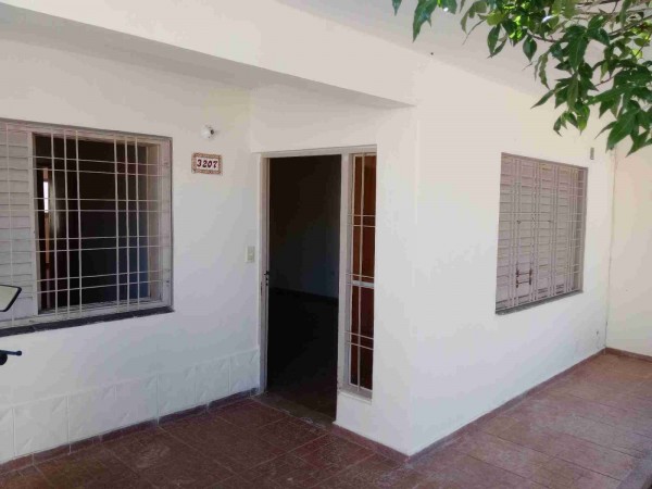 CASA EN VENTA 3 DORM. BARRIO JOSE HERNANDEZ