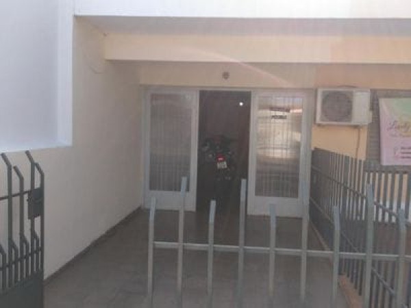 CASA EN VENTA BARRIO JOSE HERNANDEZ, 3 DORM.OPORTUNIDAD DE INVERSION!!!!