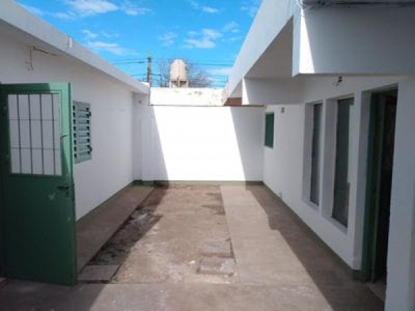 CASA EN VENTA BARRIO JOSE HERNANDEZ, 3 DORM.OPORTUNIDAD DE INVERSION!!!!