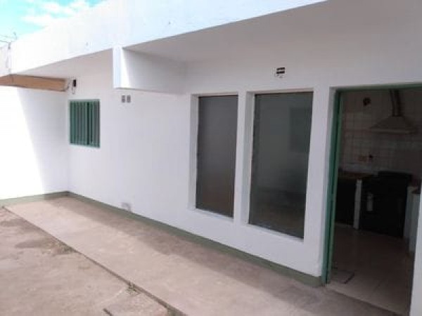 CASA EN VENTA BARRIO JOSE HERNANDEZ, 3 DORM.OPORTUNIDAD DE INVERSION!!!!