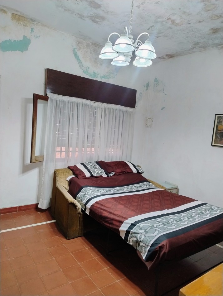 CASA A LA VENTA CON GRAN TERRENO EN B° ARGUELLO, EXCELENTE OPORTUNIDAD!!!