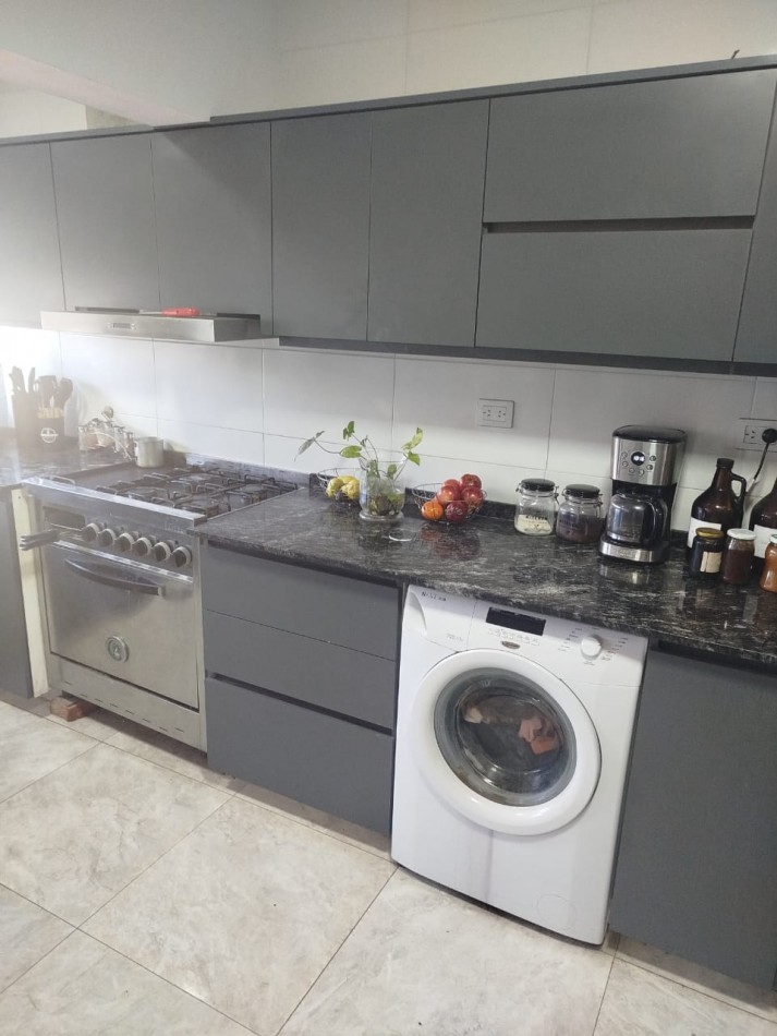 CASA EN VENTA 3DORM BARRIO CON SEGURIDAD VILLA ESQUIU!!!