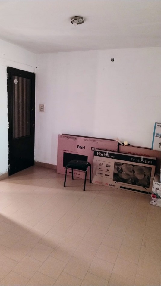 HERMOSA CASA A LA VENTA 4 DORM. C/PILETA B°AYACUCHO