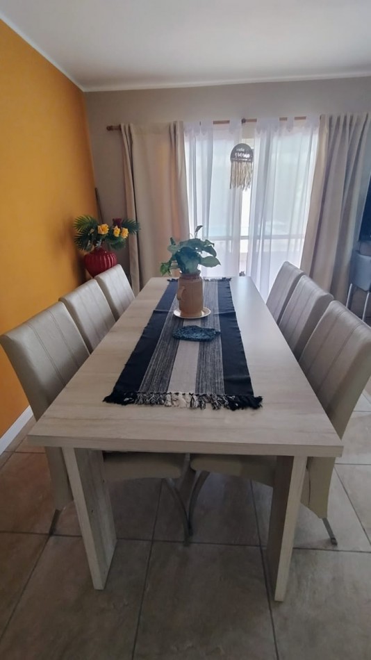 VENDO CASA 3 DORM C/PILETA EN B°CON SEGURIDAD VILLA ESQUIU!!!!!