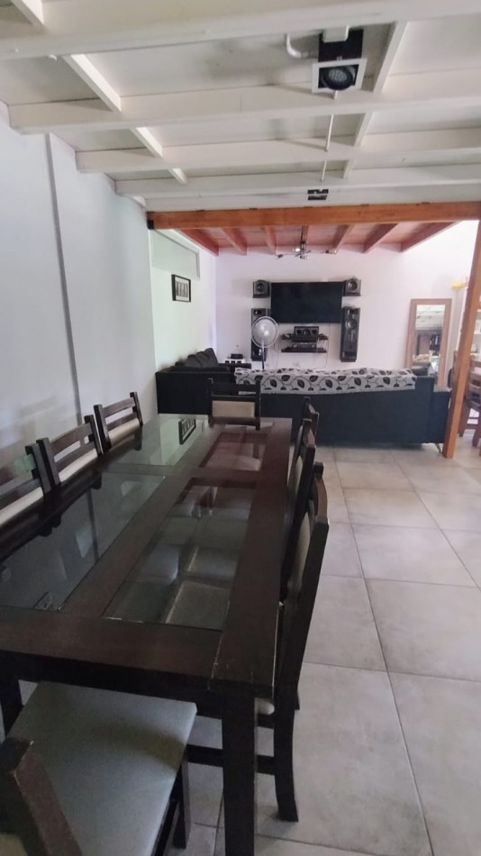 HERMOSA PROPIEDAD EN VENTA 2 DORM. EN BARRIO CON SEGURIDAD. VILLA ESQUIU!!!!