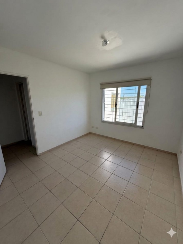 OFICINA EN ALQUILER PLANTA ALTA SOBRE RECTA MARTINOLLI