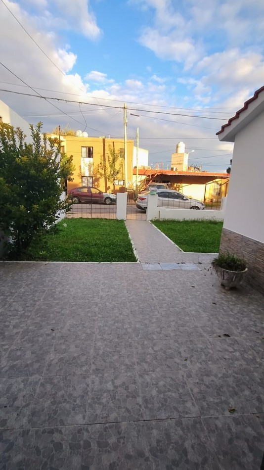 VENDO CASA 2 DORM. B° MARQUEZ DE SOBREMONTES!!!