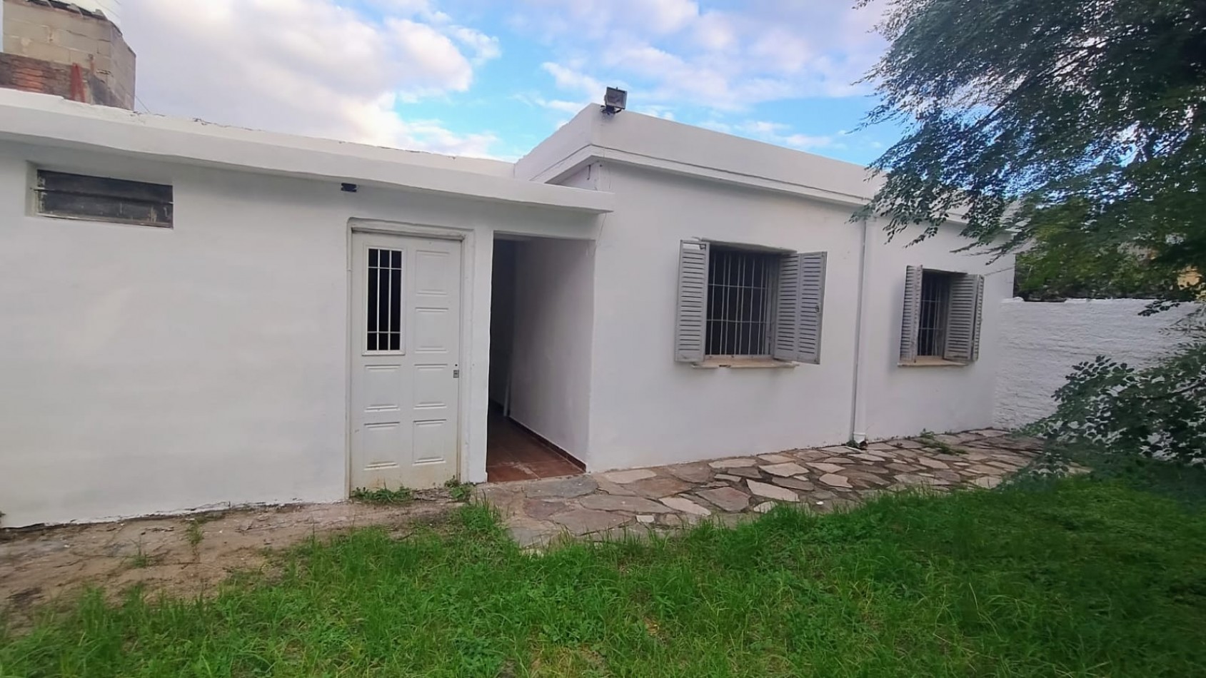 VENDO CASA 2 DORM. B° MARQUEZ DE SOBREMONTES!!!