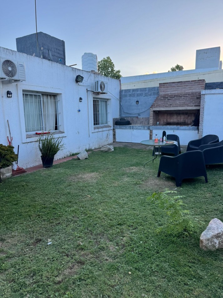 CASA EN VENTA 3DORM. B° SILOE VILLA ESQUIU!!!!