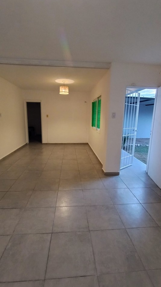 HERMOSA CASA EN ALQUILER 3 DORM. B° CENTRO AMERICA!!!