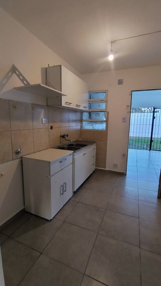HERMOSA CASA EN ALQUILER 3 DORM. B° CENTRO AMERICA!!!