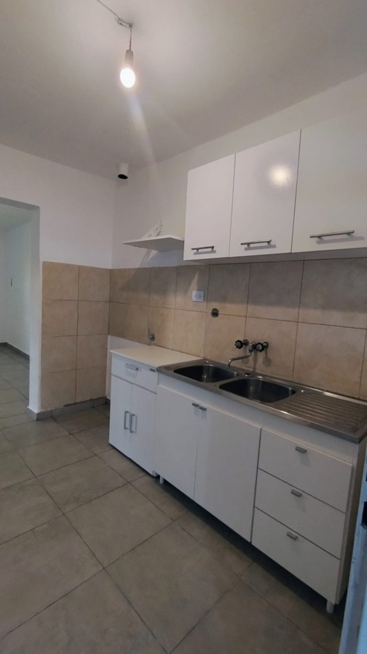 HERMOSA CASA EN ALQUILER 3 DORM. B° CENTRO AMERICA!!!