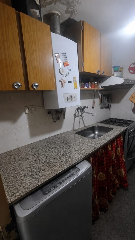 CASA EN VENTA + DPTO CON RENTA EN B° AMPL. 1 DE MAYO!!!!!