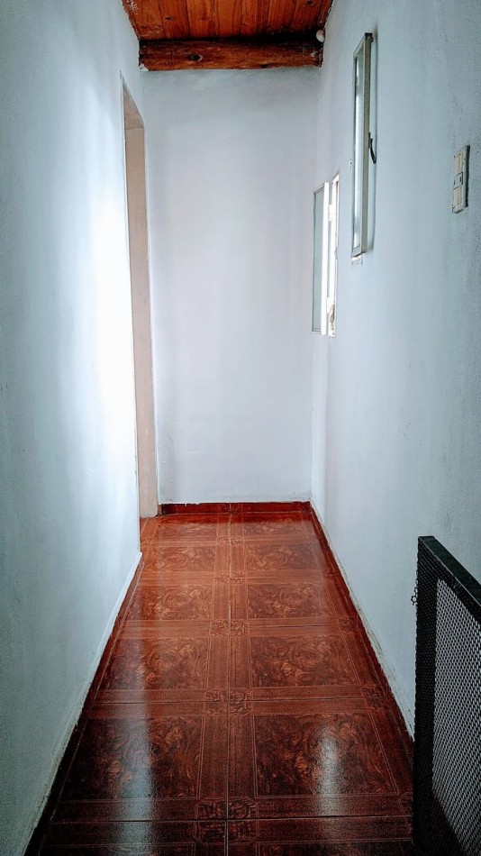 CASA EN VENTA + DPTO CON RENTA EN B° AMPL. 1 DE MAYO!!!!!