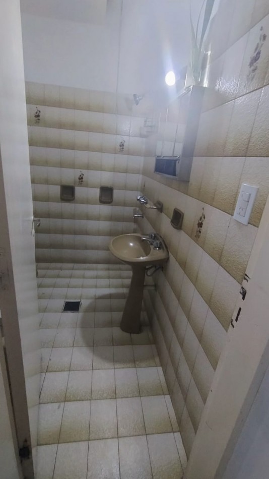ALQUILO CASA 2 DORM. A METROS DE BULNES!!!