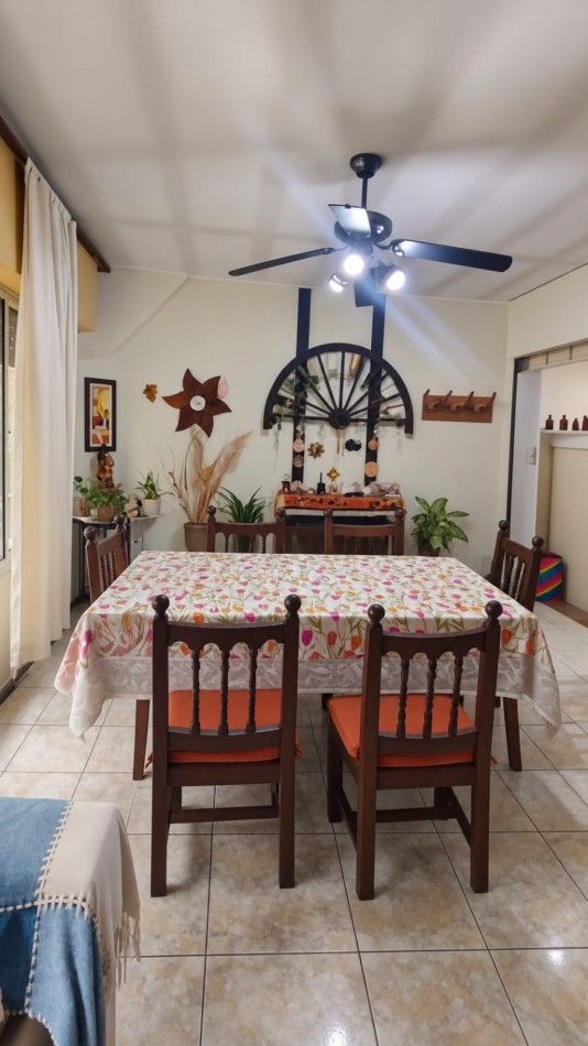 CASA + DPTO 4 DORM B° GRAL BUSTOS EXCELENTE OPORTUNIDAD!!!!