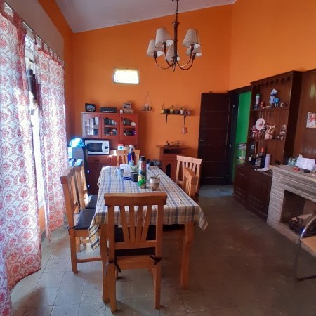 VENDO CASA +DPTO EN B°PANAMERICANO