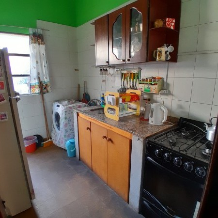 VENDO CASA +DPTO EN B°PANAMERICANO