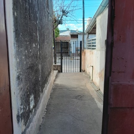 VENDO CASA +DPTO EN B°PANAMERICANO