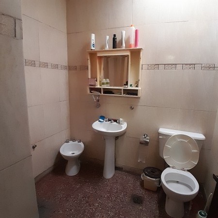 VENDO CASA +DPTO EN B°PANAMERICANO