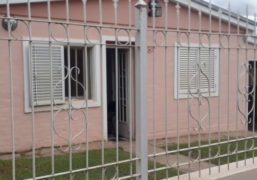 VENDO CASA CON PILETA EXCELENTE UBICACION Y ENTORNO EN BIALET MASSE .