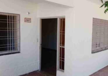 CASA EN VENTA 3 DORM. BARRIO JOSE HERNANDEZ