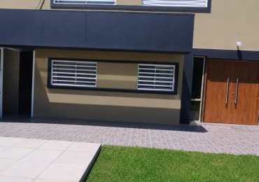 HERMOSA PROPIEDAD EN VENTA 2 DORM. EN BARRIO CON SEGURIDAD. VILLA ESQUIU!!!!