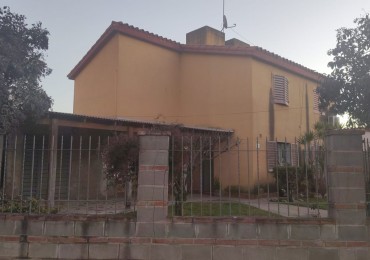 CASA EN VENTA + DPTO CON RENTA EN B° AMPL. 1 DE MAYO!!!!!