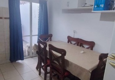 ALQUILO CASA 2 DORM. A METROS DE BULNES!!!